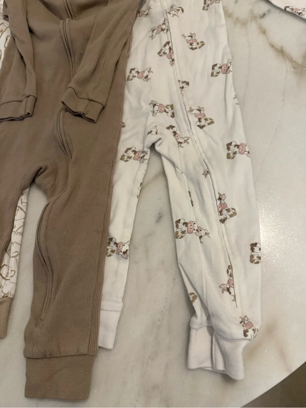 Burt’s Bees Beige Pijama Bundle size 24months